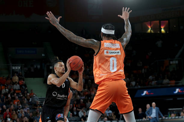 稳固胜利的 稳固胜利的